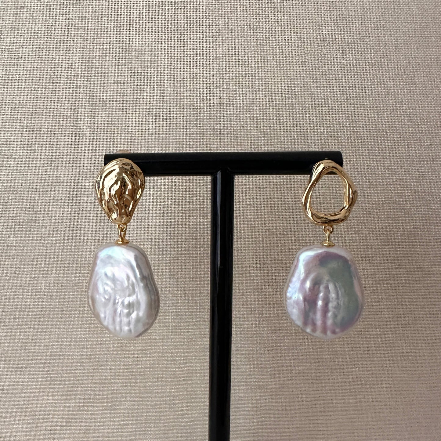 Asymmetrische Barockperlen-Ohrringe: 925er Silber, natürliche Süßwasserperlen | Minimalist Jewelry