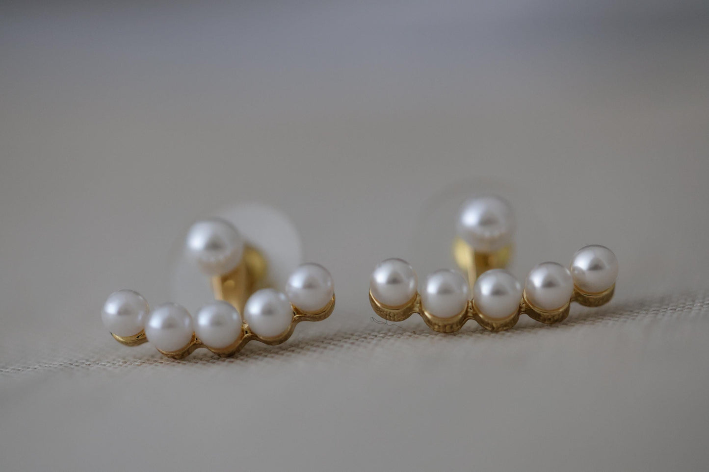 Zierliche Perlen Ohrstecker: Double Layer Design, einstellbare Passform | Minimalist Jewelry
