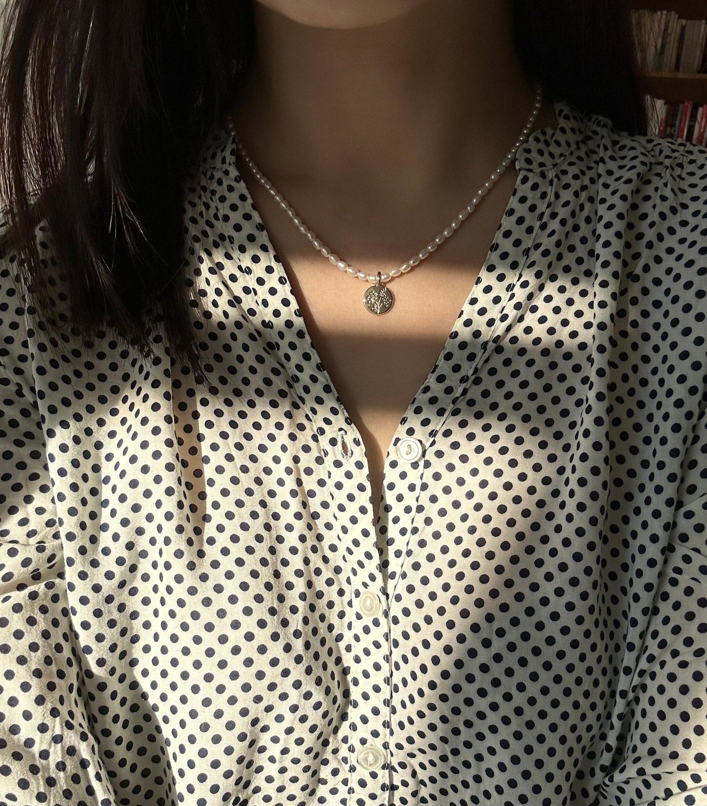 Romantic Rice Pearl Necklace with 14k Rose Medal Pendant - LE´TIAN