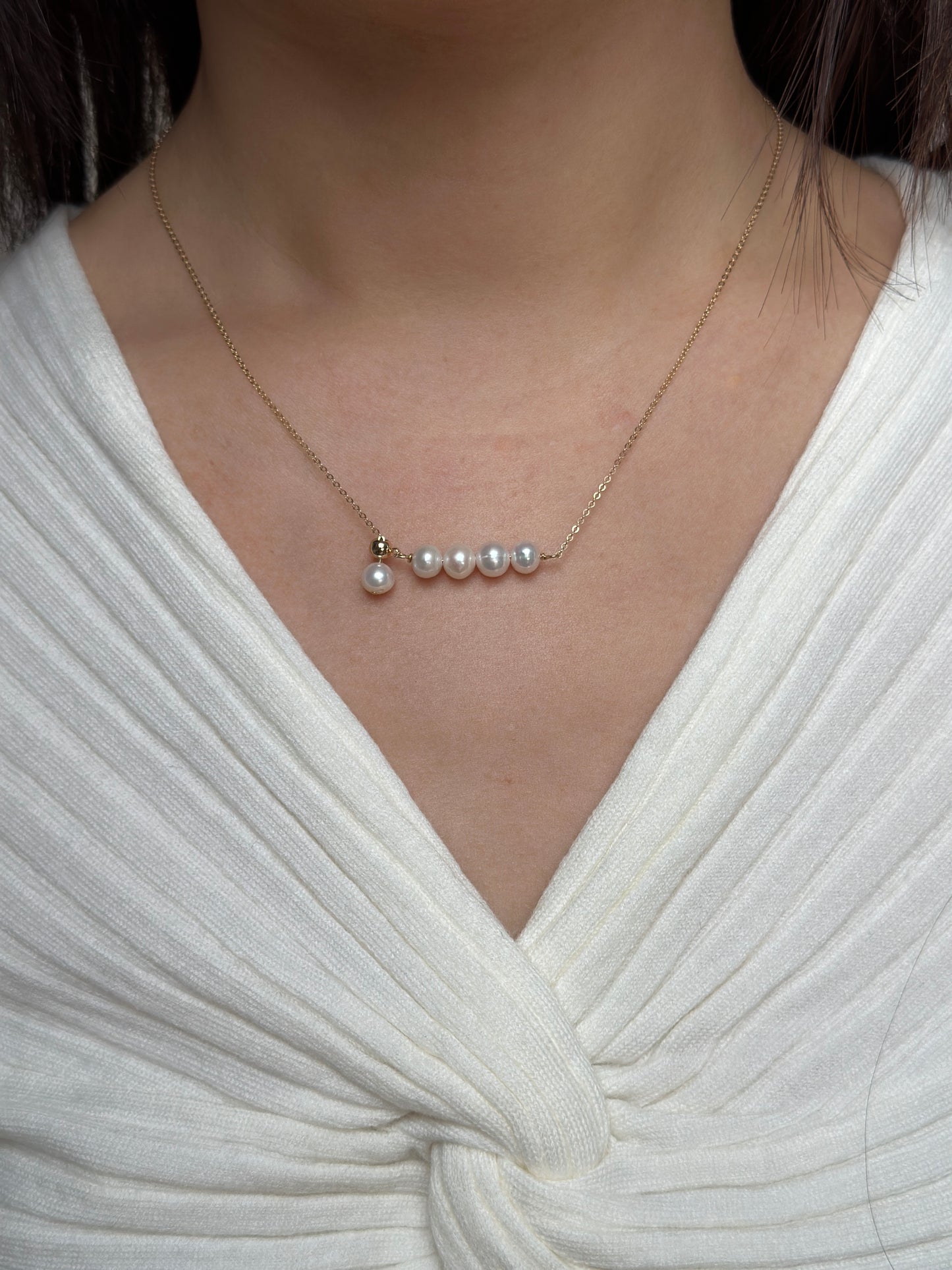 Adjustable Pearl Pendant Necklace