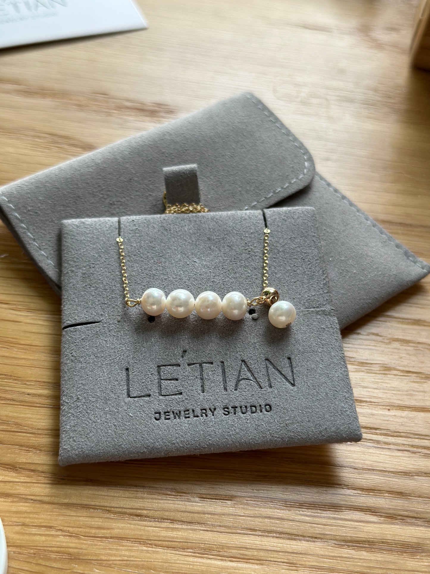 Adjustable Pearl Pendant Necklace