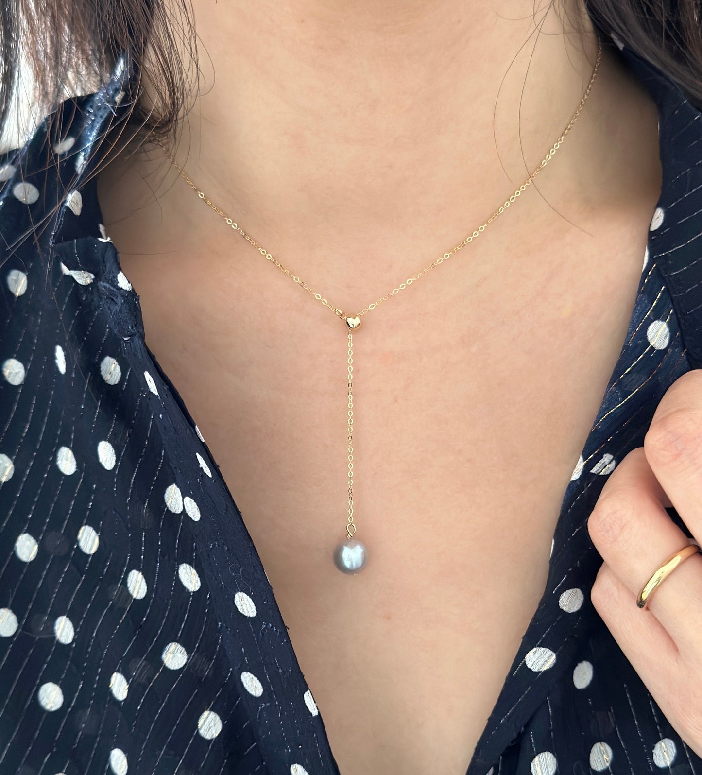 14k Gold Filled Y-Kette: Graublaue Süsswasserperle | Minimalist Jewelry