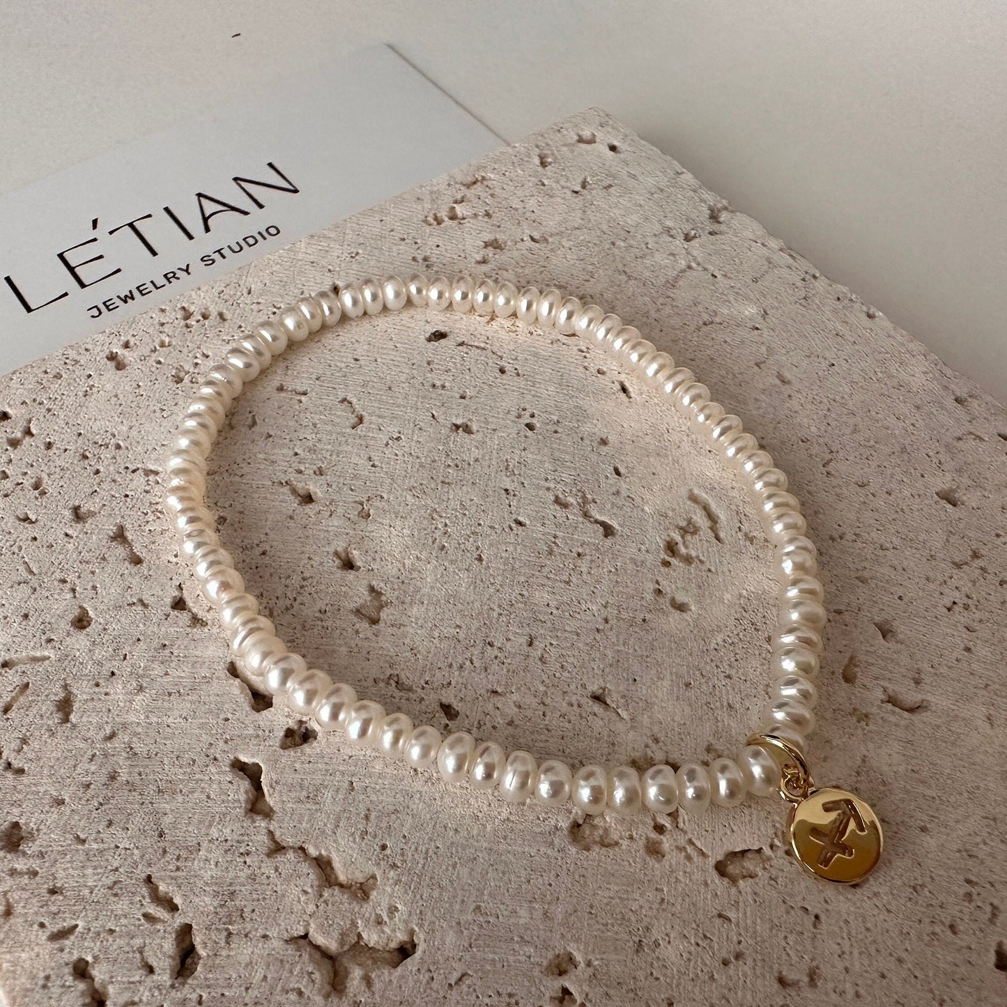 Süßwasser Perlen Armband: 14K Gold Sternzeichen Anhänger, personalisierter Schmuck | Minimalist Jewelry