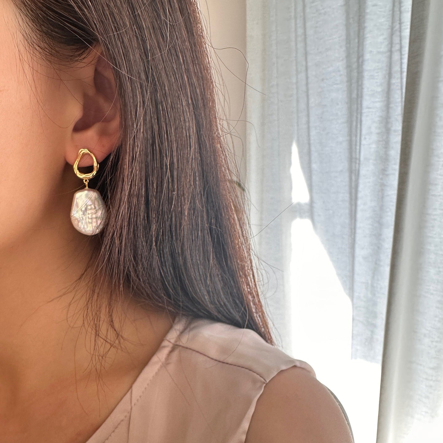 Asymmetrische Barockperlen-Ohrringe: 925er Silber, natürliche Süßwasserperlen | Minimalist Jewelry