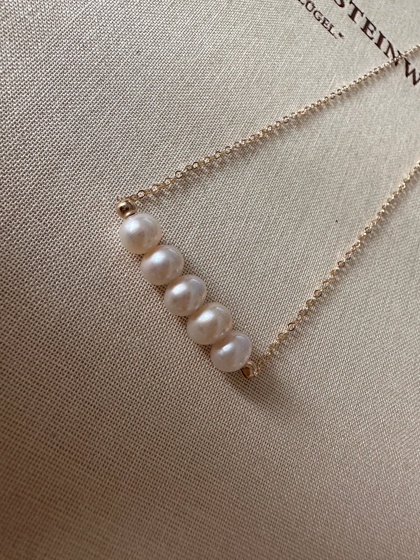 Elegante Perlenkette|5 Süßwasserperlen und 14K Goldgefüllt O-Kette|zierliche Halskette|Gold Filled Halskette|Goldkette | Minimalist Jewelry