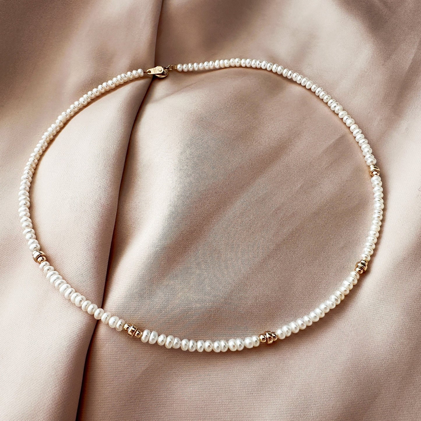 Zarte Süßwasserperlen Halskette | Vintage-Stil, Gold gefüllte Perlen | Minimalist Jewelry