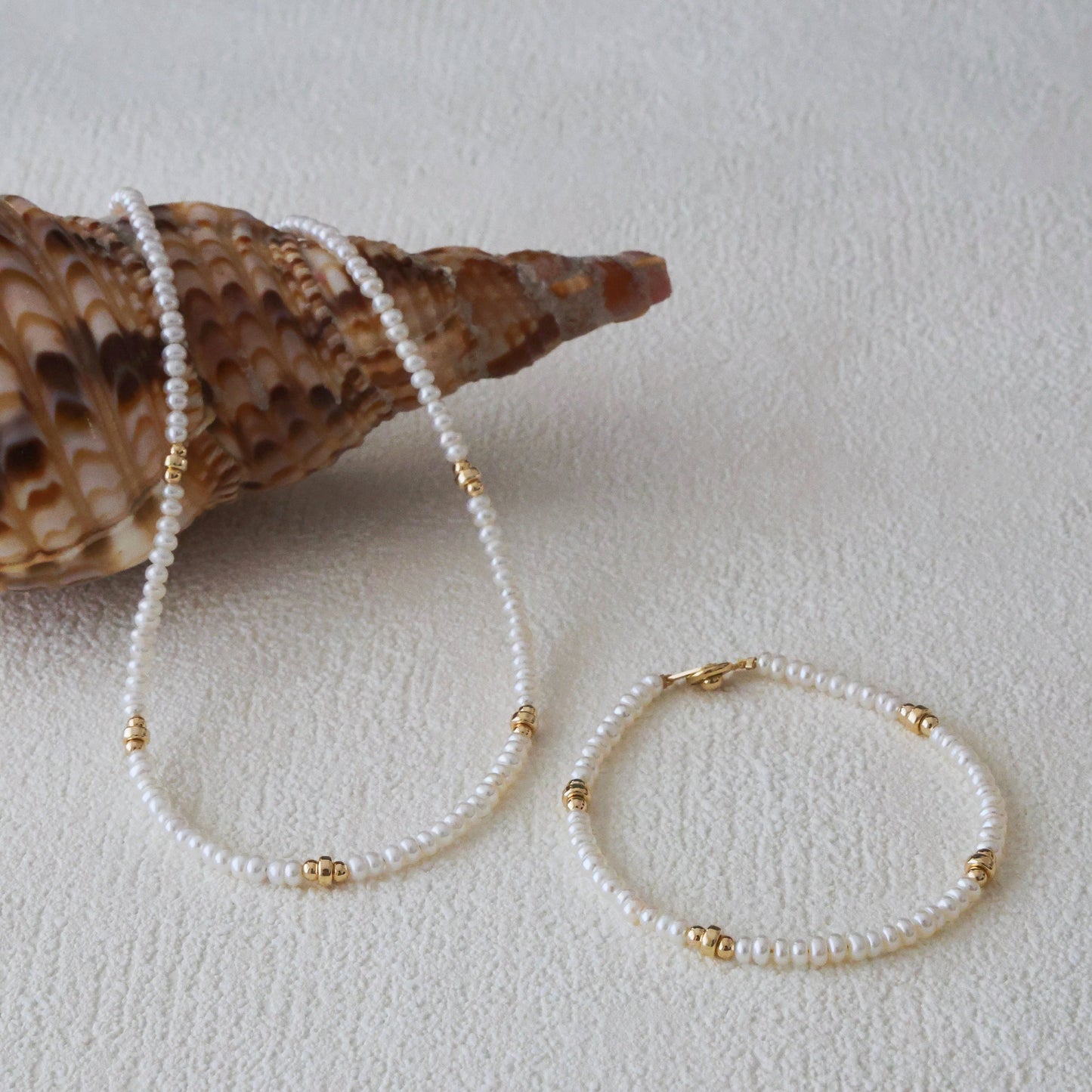 Zarte Süßwasserperlen Halskette | Vintage-Stil, Gold gefüllte Perlen | Minimalist Jewelry