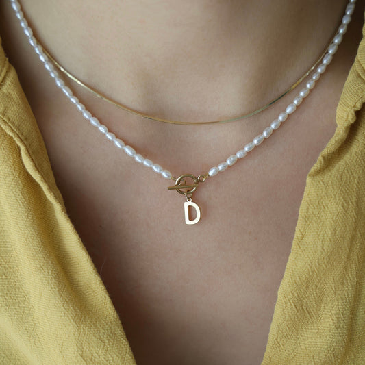 Süsswasserperlen Halskette | Gold Buchstabe Anhänger, personalisierte Initiale | Minimalist Jewelry