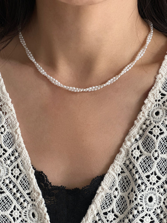 Handgefertigter Doppelstrang Süßwasserperlen Choker: 14k vergoldet | Minimalist Jewelry
