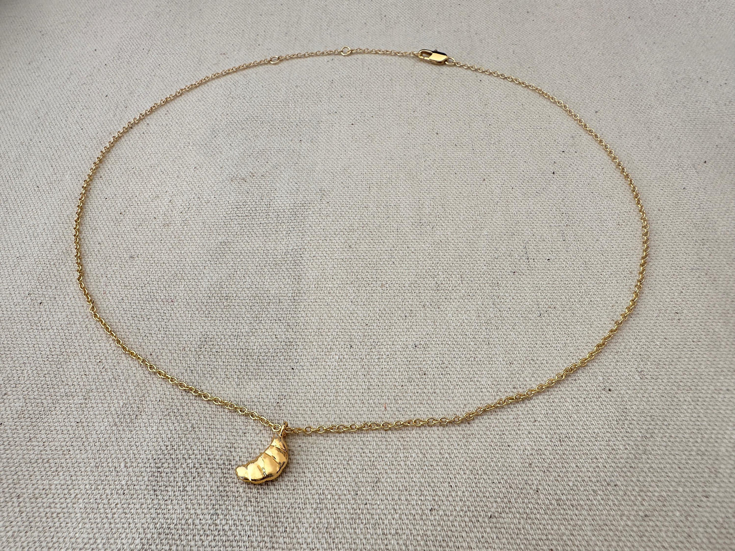 18K Gold Croissant Anhänger Halskette | Minimalistischer Schmuck