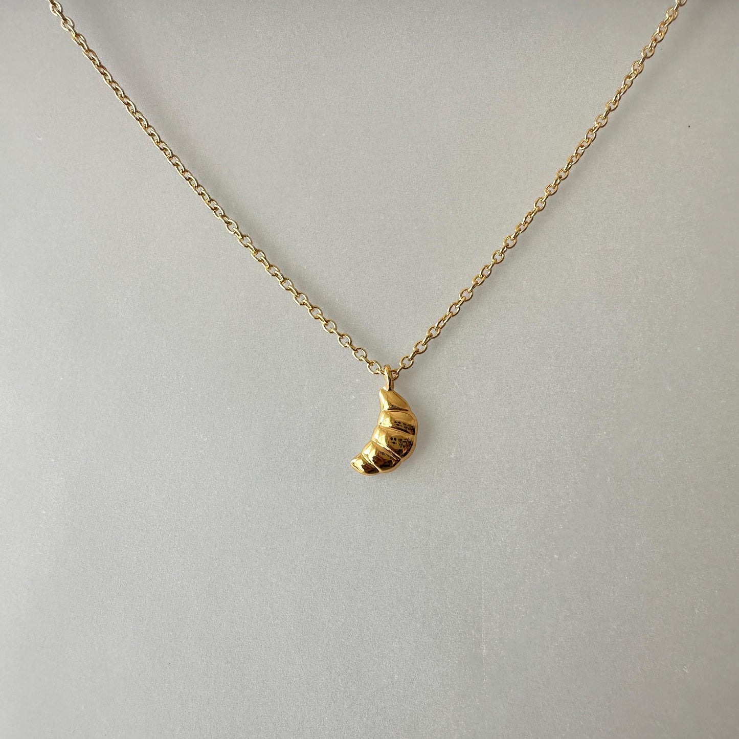 18K Gold Croissant Anhänger Halskette | Minimalistischer Schmuck