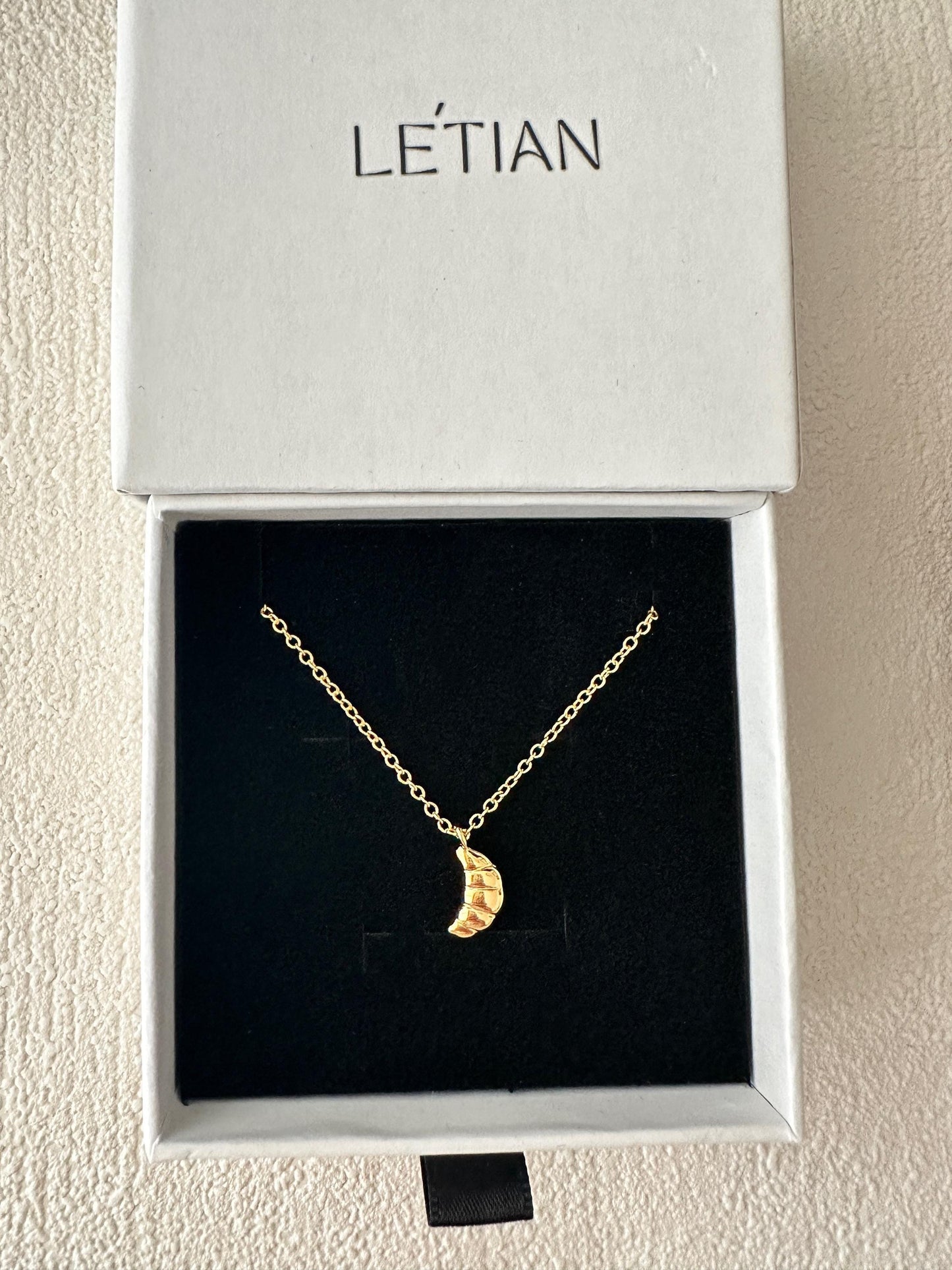 18K Gold Croissant Anhänger Halskette | Minimalistischer Schmuck