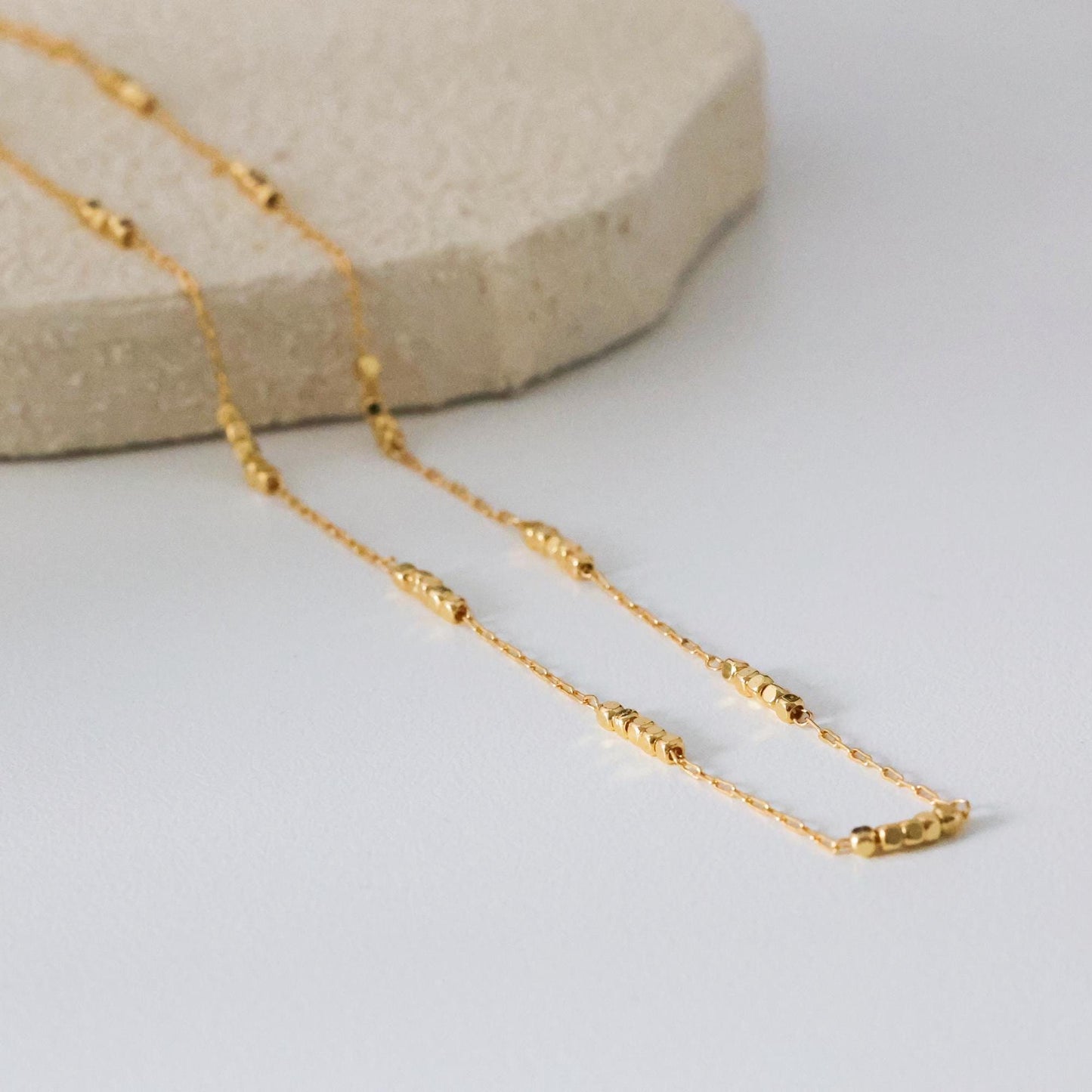 18K Vergoldete Würfel Anhänger Halskette: Minimalistischer zierlicher Schmuck