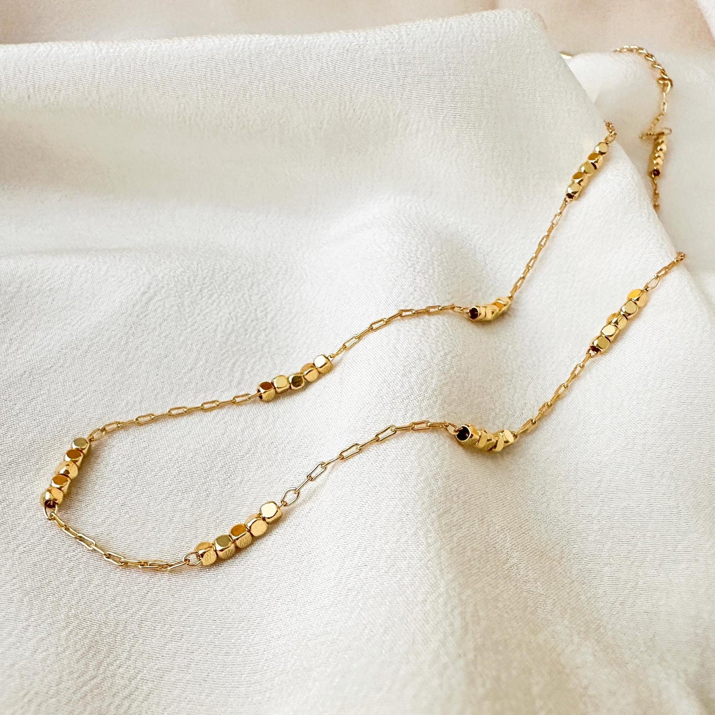 18K Vergoldete Würfel Anhänger Halskette: Minimalistischer zierlicher Schmuck