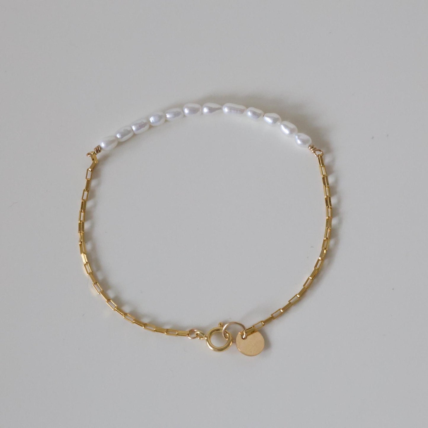 Winziges Süßwasserperlen Armband|Zierliches Armband|Klein Reisperlen|Hochzeit Armband|Gold Kette Armband|Freundschaftsarmband| | Minimalist Jewelry