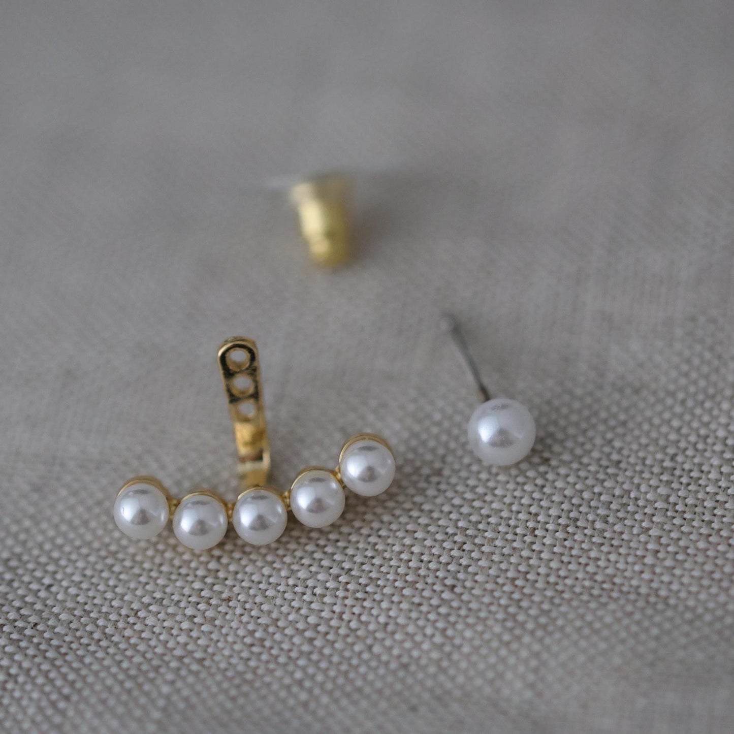 Zierliche Perlen Ohrstecker: Double Layer Design, einstellbare Passform | Minimalist Jewelry