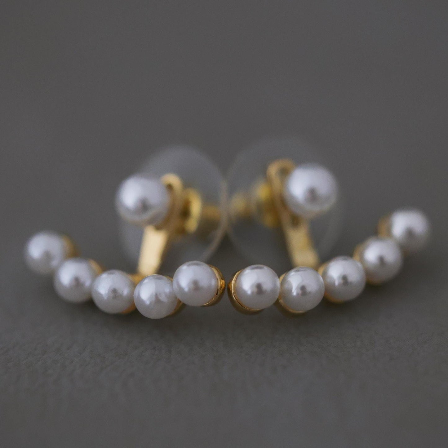 Zierliche Perlen Ohrstecker: Double Layer Design, einstellbare Passform | Minimalist Jewelry