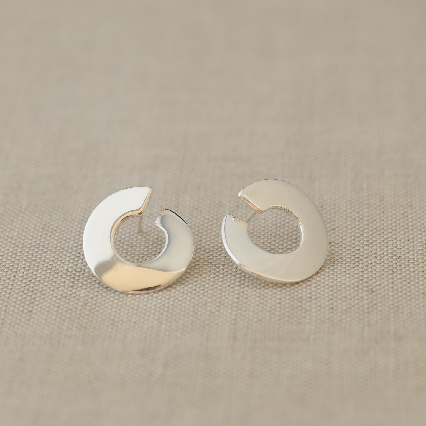 Ohrstecker Silber|Offene Kreise|925 Sterling Silber|Besondere Creolen|Ausgefallener Schmuck | Minimalist Jewelry