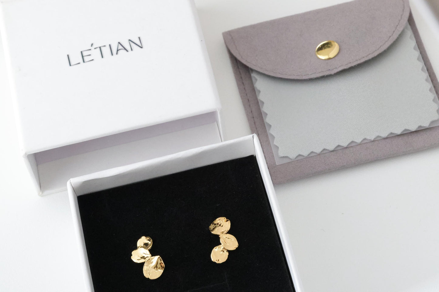 18K Gold Blatt Ohrstecker: Strukturierter Natur Schmuck | Minimalist Jewelry
