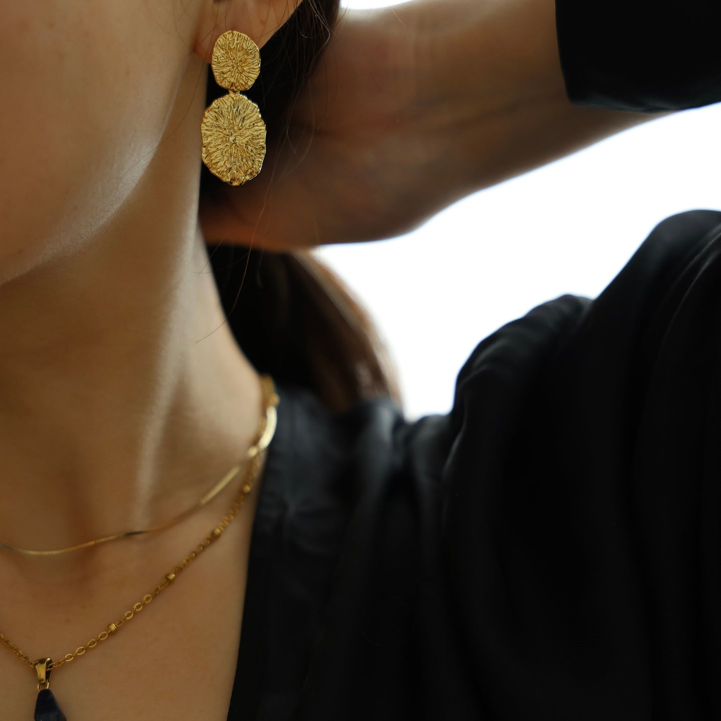 Goldene Statement Ohrringe|Texturiertes geometrisches Design|Damen Schmuck | Minimalist Jewelry