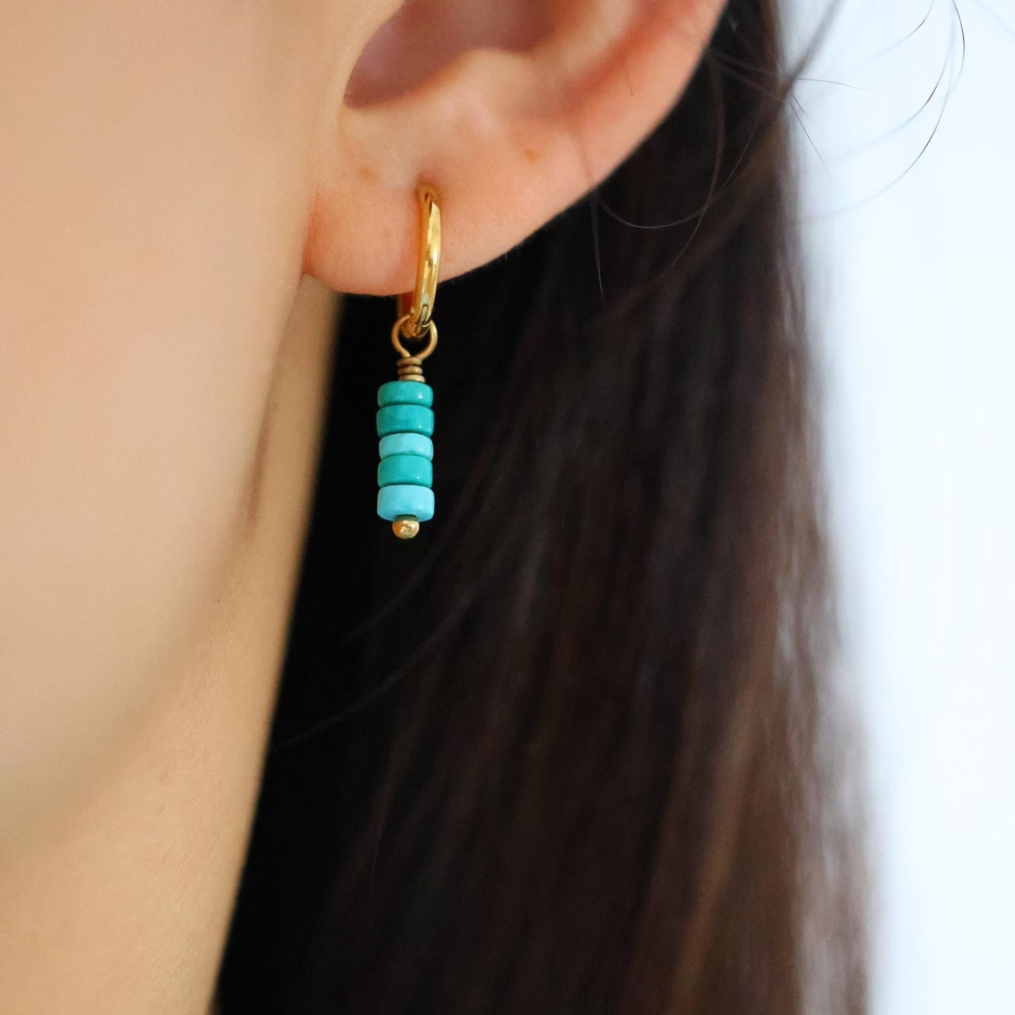 Gold Türkis Creolen | Handgemachte Mini Ohrringe | Minimalist Jewelry
