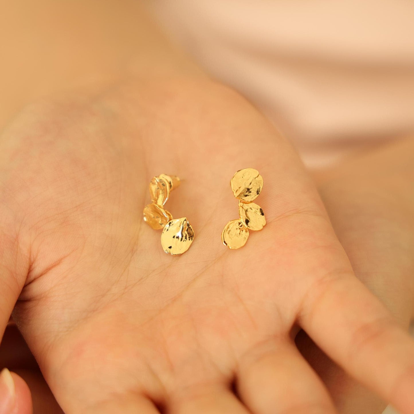 18K Gold Blatt Ohrstecker: Strukturierter Natur Schmuck | Minimalist Jewelry