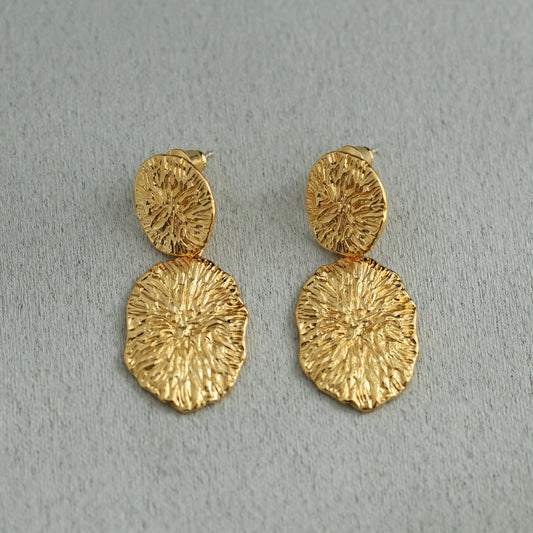 Goldene Statement Ohrringe|Texturiertes geometrisches Design|Damen Schmuck | Minimalist Jewelry