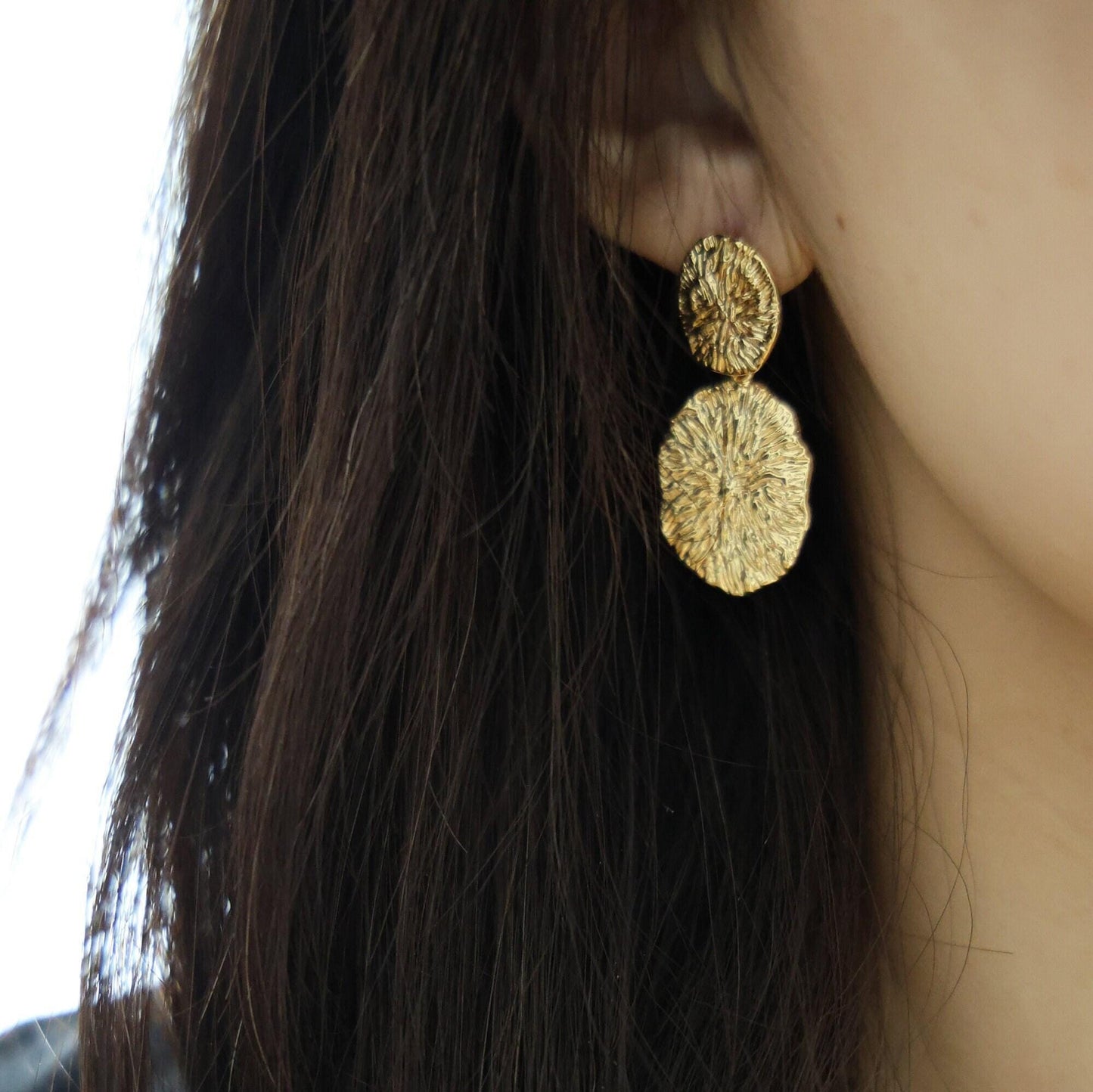 Goldene Statement Ohrringe|Texturiertes geometrisches Design|Damen Schmuck | Minimalist Jewelry