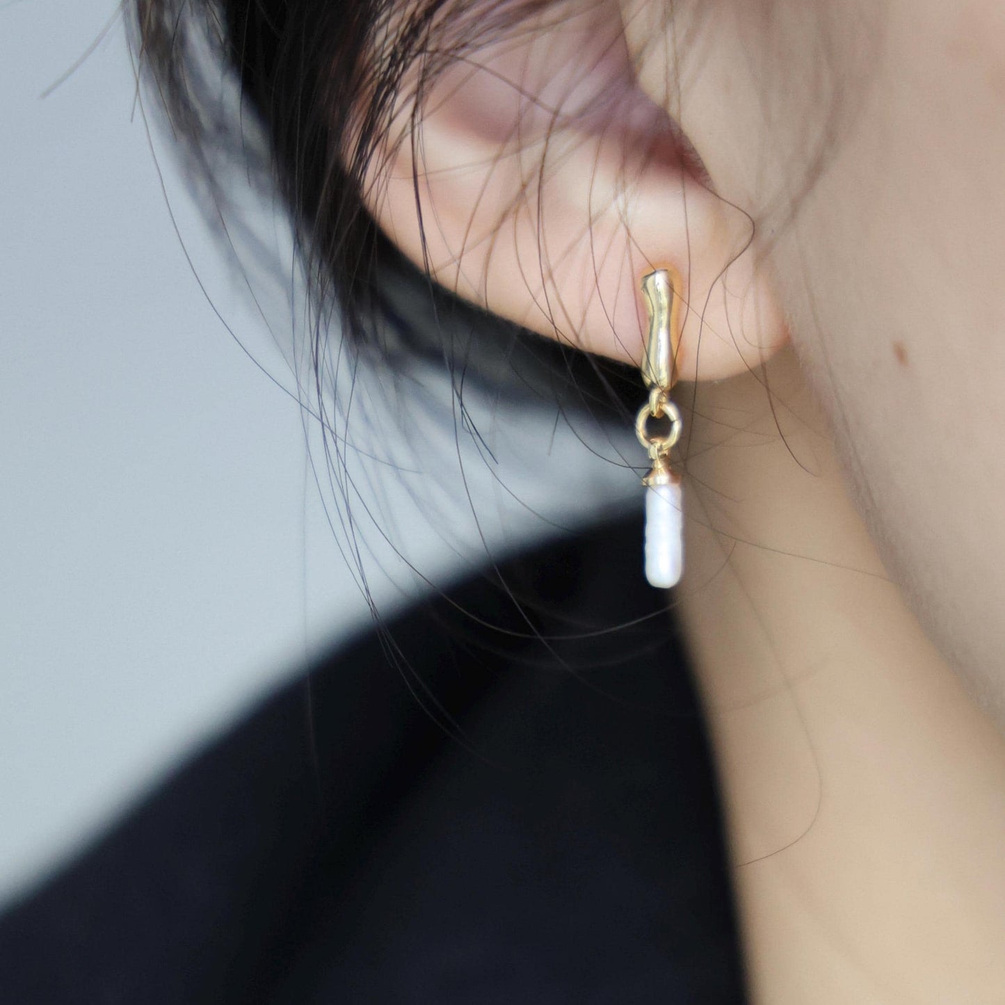 Elegante goldene Ohrringe mit echten Süßwasserperlen|hochwertiger|besonderer Schmuck für Alltag|Layering Looks | Minimalist Jewelry