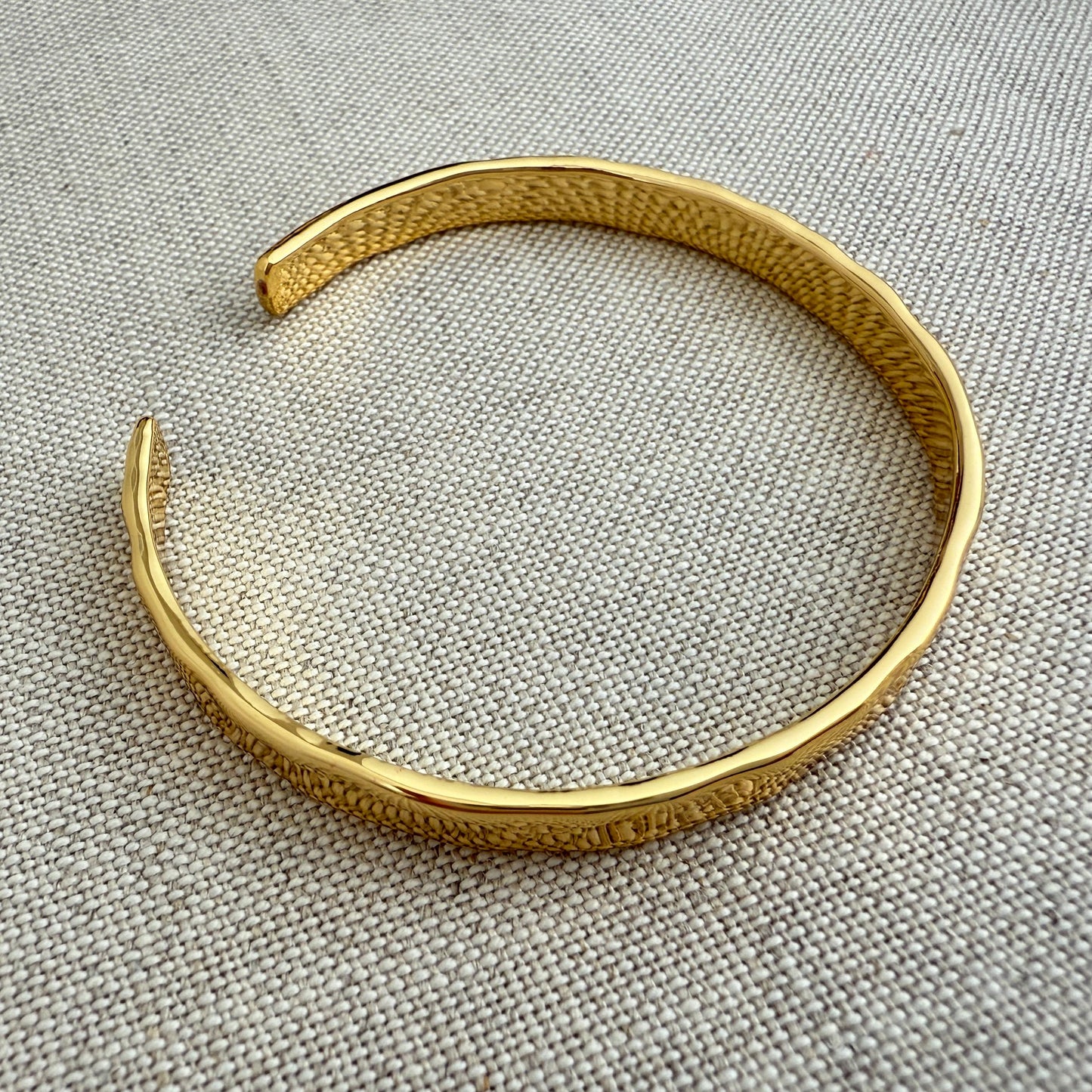 Minimalistischer Gold Armreif|Gehammerter Offener Armreif|Verstellbares Armband|Schlichter Schmuck für Damen