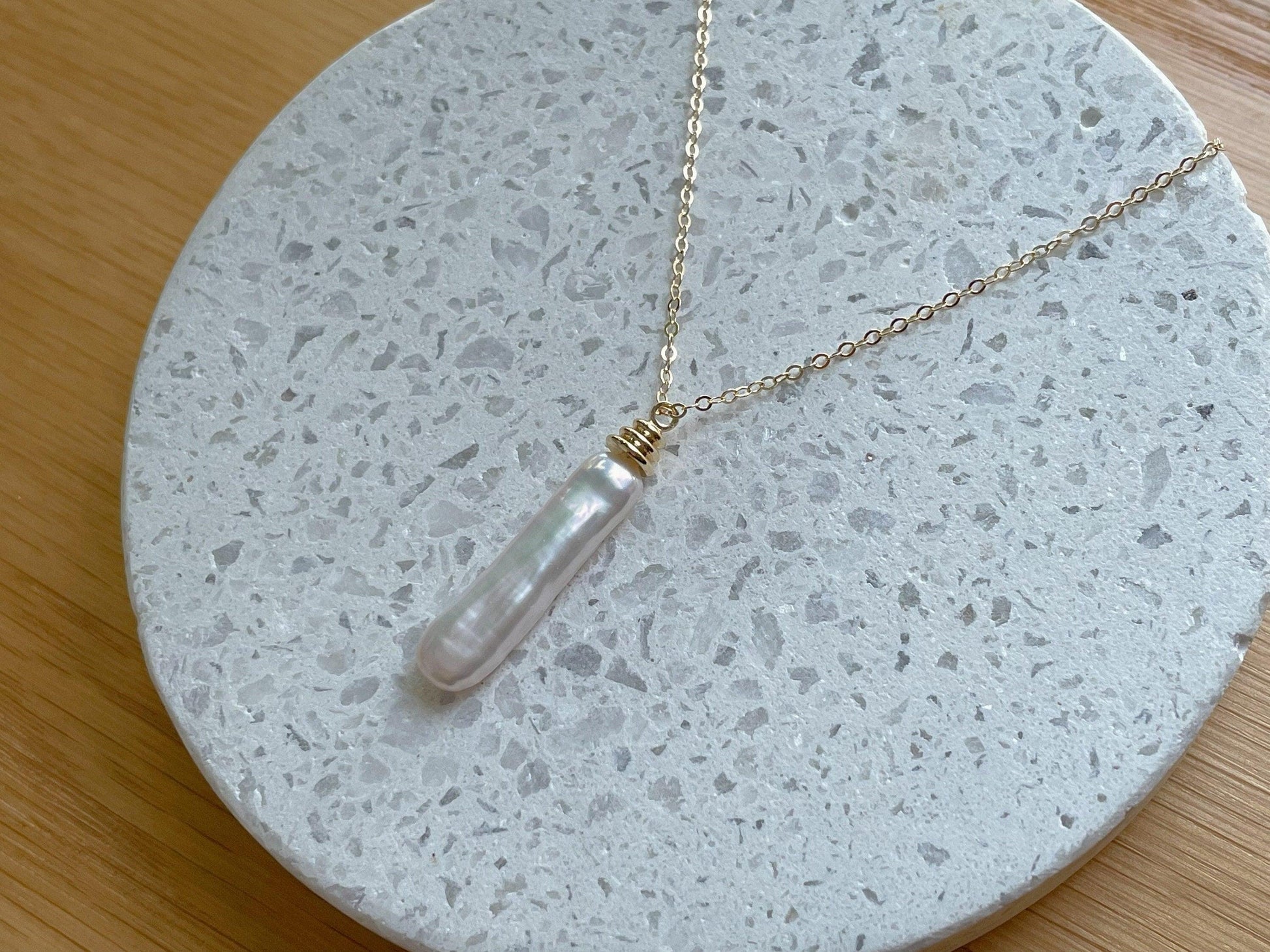 Minimalist Freshwater Baroque Pearl Pendant Necklace - LE´TIAN