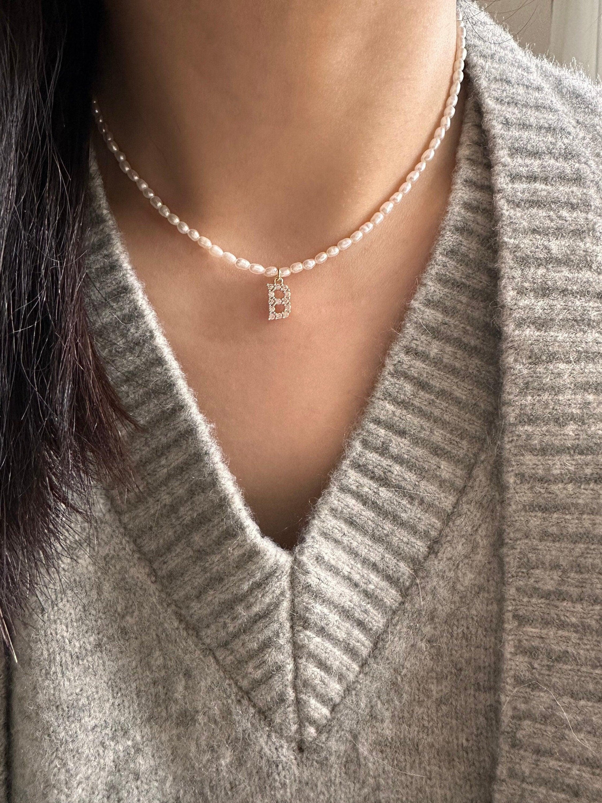 Personalized Freshwater Pearl Necklace/Choker With Zircon Alphabet Pendant - LE´TIAN